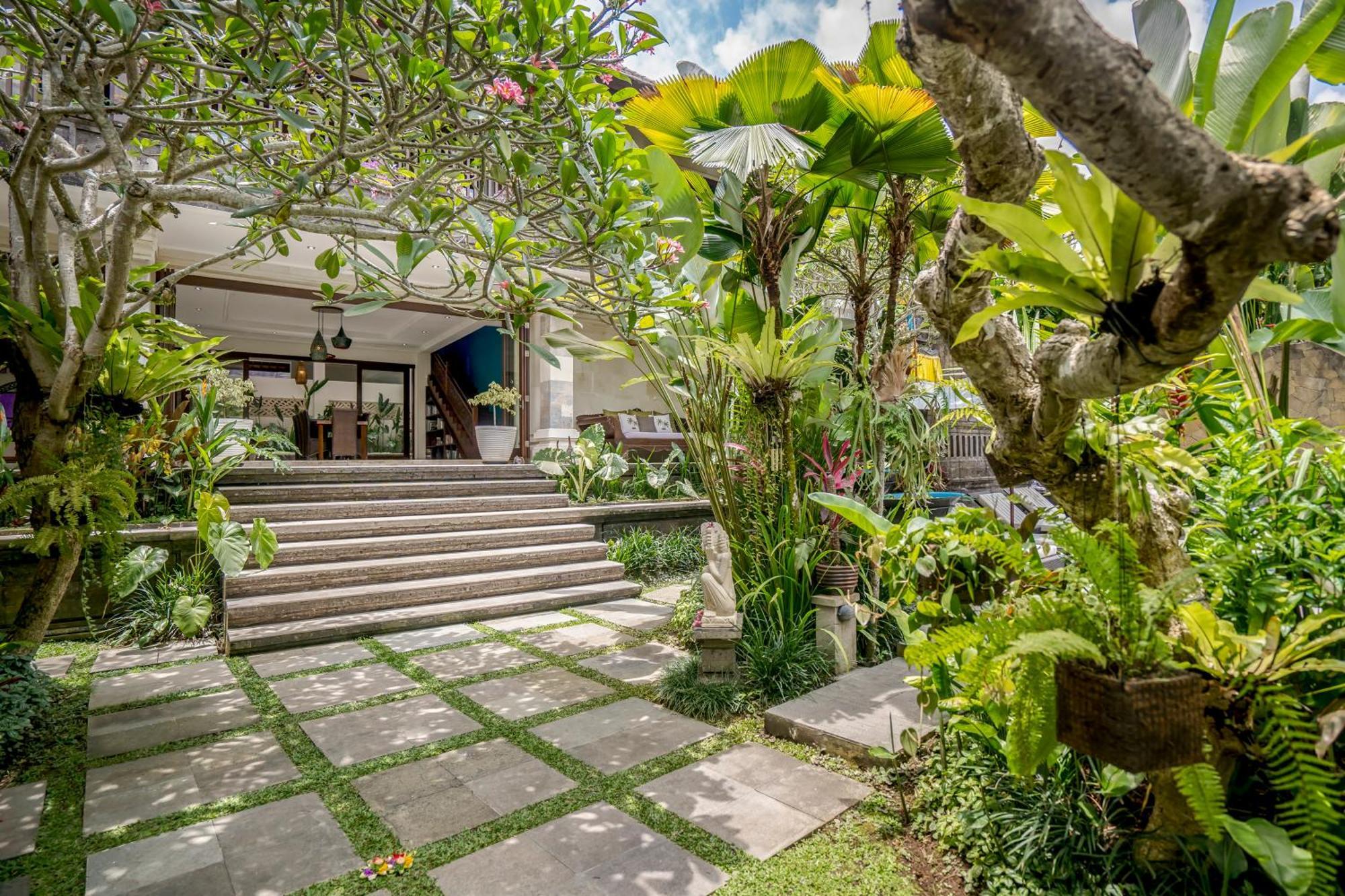 Hotel Kano Sari Villas 4*